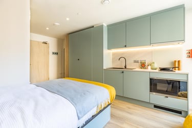 Gold Studio - Image 1