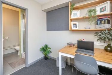 Premium Ensuite at Clarence Dock Village, Clarence Road, City Centre, Leeds, LS101LU - Image 3