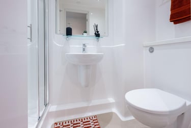 Platinum Ensuite - Image 3