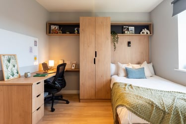 Platinum En Suite at St Peters Court, Midland Way, Lenton, Nottingham, NG73EU - Image 1