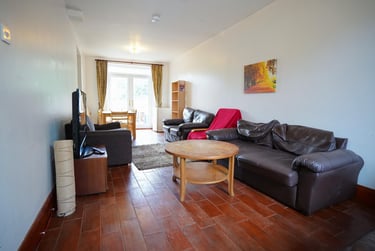 6 bed house, Westfield Drive, City Centre, Loughborough, LE113QJ - Image 2