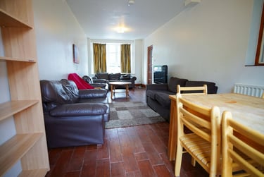 6 bed house, Westfield Drive, City Centre, Loughborough, LE113QJ - Image 3