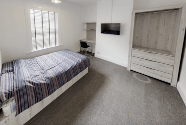 5 bed house, Victoria Street, City Centre, Loughborough, LE112EN - Image 1