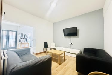 6 bed house, Church Grove, Lenton, Nottingham, NG72FG - Image 1