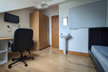 6 bed house, Church Grove, Lenton, Nottingham, NG72FG - Image 2