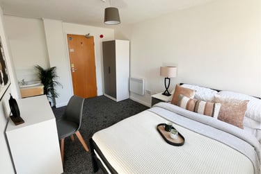 Deluxe Room - Image 1