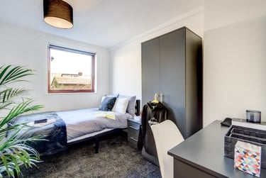 2 Bed Apartment - Image 1