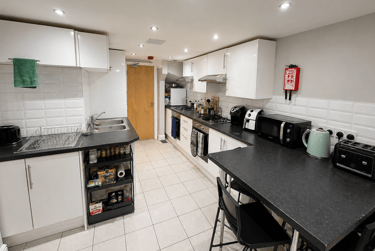 8 bed house, Merthyr Street, Cathays, Cardiff, CF244JL - Image 4