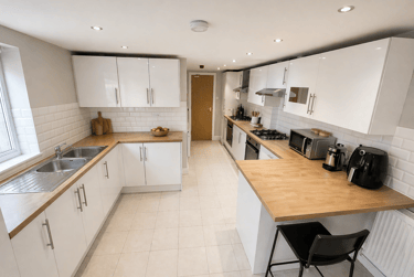 8 bed house, Merthyr Street, Cathays, Cardiff, CF244JL - Image 4