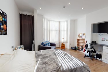 13 bed house, London Road, Victoria Park, Leicester, LE21ND - Image 1