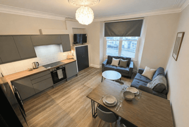 5 bed house, Whiteladies Road, Redland, Bristol, BS82RS - Image 2