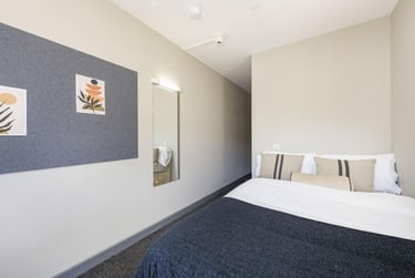 Classic Ensuite - Image 2