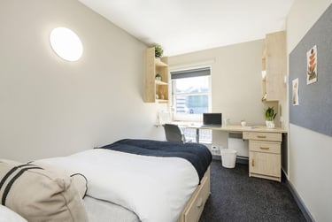 Classic Ensuite - Image 1