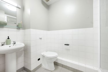 Classic Plus Ensuite - Image 5