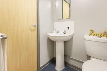 Premium Plus Ensuite - Image 4