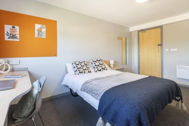 2 Bed Apartment Room - Image 4