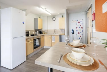 2 Bed Apartment Room - Image 7