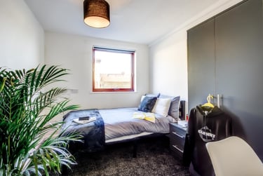3 bed - Image 1