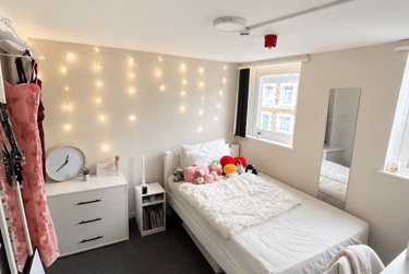 7 bed house, Treherbert Street, Cathays, Cardiff, CF244JN - Image 1