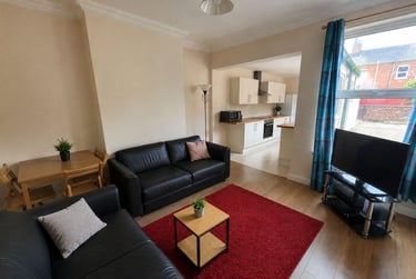 5 bed house, Gresham Street, West End, Lincoln, LN11PZ - Image 2