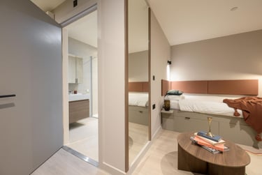 Deluxe Studio Wet Room at The Pepper Mill, 24-36 Dunedin Street, Marchmont, Edinburgh, EH74JG - Image 1