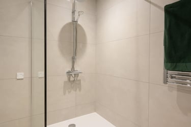 Deluxe Studio Wet Room at The Pepper Mill, 24-36 Dunedin Street, Marchmont, Edinburgh, EH74JG - Image 13