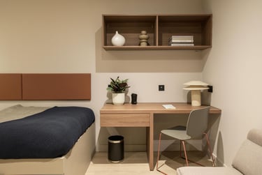 Deluxe Studio Wet Room - Image 15