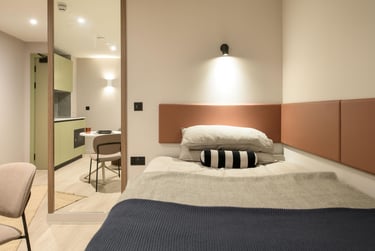Deluxe Studio Wet Room - Image 16