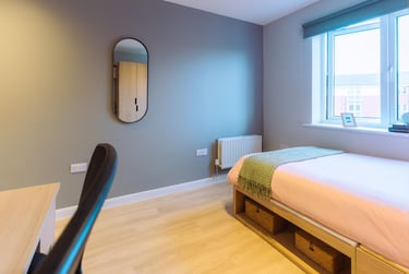 Gold En Suite at St Peters Court, Midland Way, Lenton, Nottingham, NG73EU - Image 5