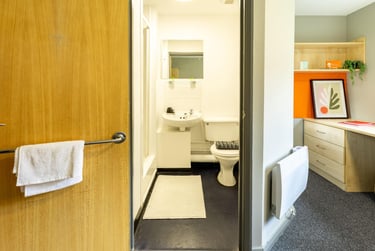 Classic Ensuite at Calthorpe Court, Pershore Road, Edgbaston, Birmingham, B57QF - Image 8