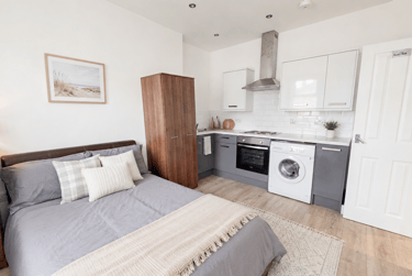 1 bed house, Ashby Road, City Centre, Loughborough, LE113AA - Image 1