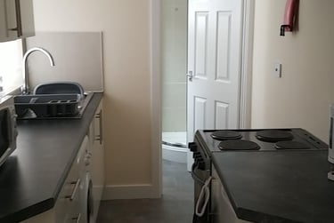 1 bed house, Queens Road, Clarendon Park, Leicester, LE23FL - Image 1