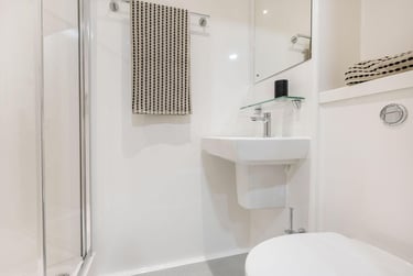 Classic Plus Ensuite at Press House, 81-88 Beresford Street, Woolwich, London, SE186BG - Image 9