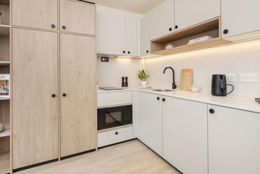 Large Premium Studio - Image 4
