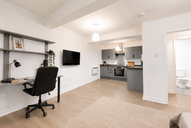 1 bed house, Market Street, City Centre, Loughborough, LE113ER - Image 2