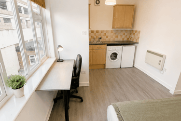 1 bed house, Market Street, City Centre, Loughborough, LE113ER - Image 3