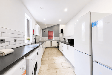 6 bed house, Sherwin Grove, Lenton, Nottingham, NG72EZ - Image 1