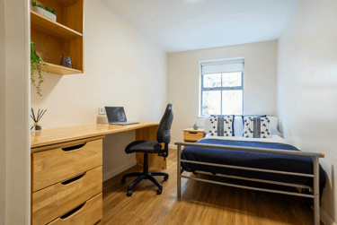 Silver Ensuite at Hotwells House, 192-216 Hotwell Road, Clifton, Bristol, BS84UR - Image 2
