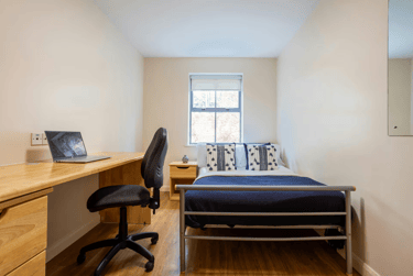 Silver Ensuite at Hotwells House, 192-216 Hotwell Road, Clifton, Bristol, BS84UR - Image 3