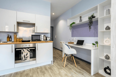 Gold Accessible Studio - Image 5