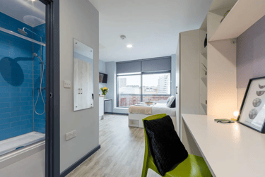 Gold Accessible Studio - Image 6