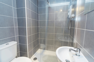 Silver Non Ensuite at Castle Gate, 33-44 Castle Gate, City Centre, Nottingham, NG17AT - Image 4