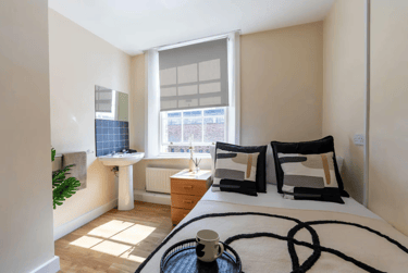 Gold Non Ensuite at Garth Heads, Off Melbourne Street, City Centre, Newcastle, NE12JE - Image 2