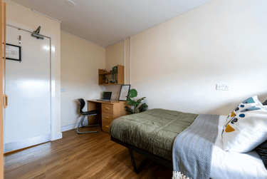 Gold Non Ensuite at Garth Heads, Off Melbourne Street, City Centre, Newcastle, NE12JE - Image 3