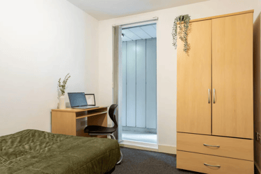 Bronze Non Ensuite - Top Floor - Image 2