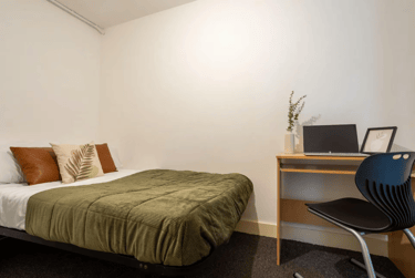 Bronze Non Ensuite - Top Floor - Image 1