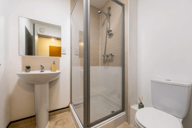Bronze Non Ensuite - Image 5