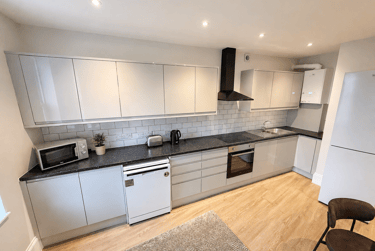 5 bed house, Stokes Croft, Kingsdown, Bristol, BS13QY - Image 1
