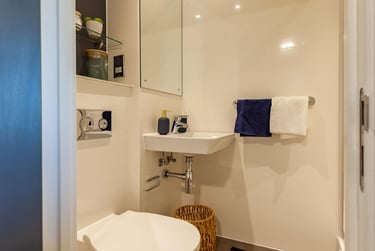 Luxury Gold Studio - Image 7