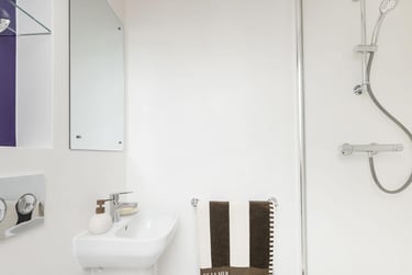 Classic Ensuite - Image 5